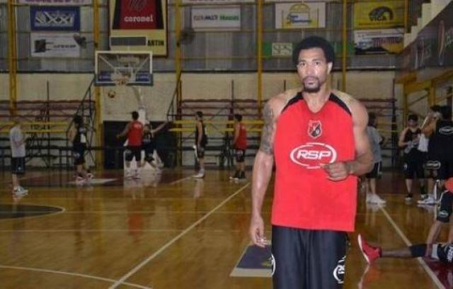 San Mart�n entrena y espera a Gimnasia Indalo