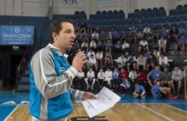 Bah�a Basket palpita su campus