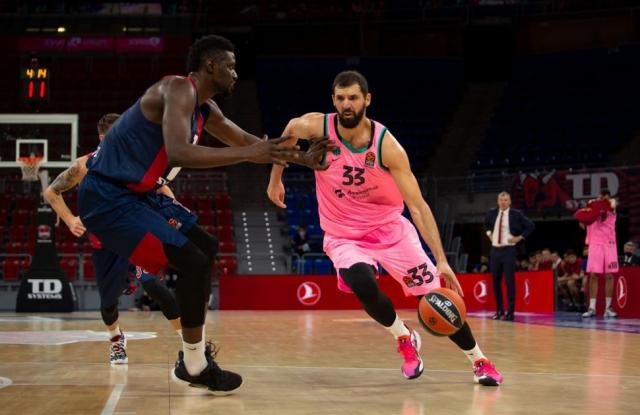 Lo sac� de la galera