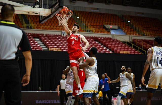 Canad� y Dominicana clasificaron con esfuerzo