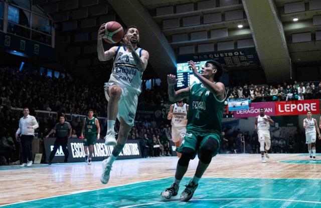 �Mir� qui�n volvi�!