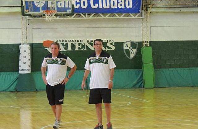 Miravet asumi� en Atenas