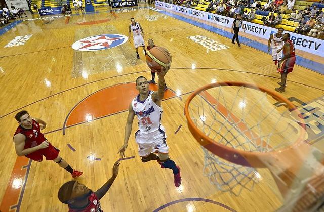 Pioneros debut� con victoria