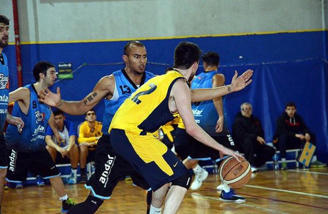 Racing sin invicto y a la espera de los playoffs