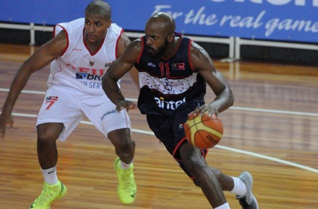 Defensor arranc� con todo