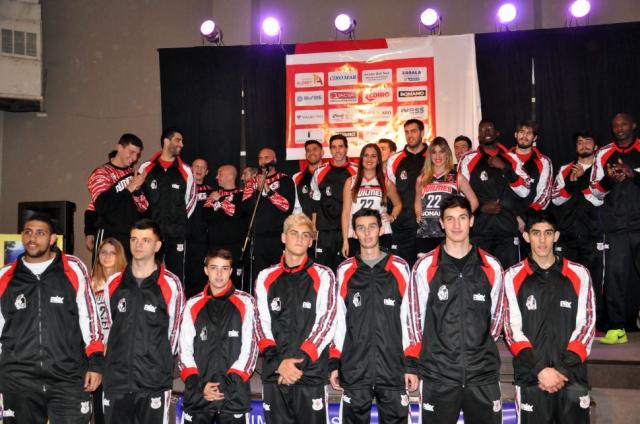 Quilmes se present� ante su gente