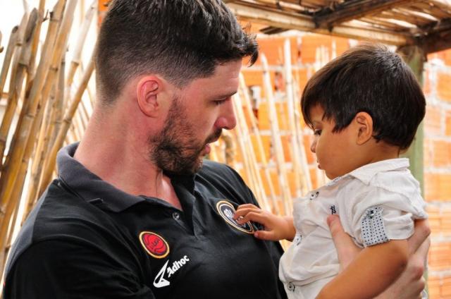 Ol�mpico contin�a con sus acciones solidarias