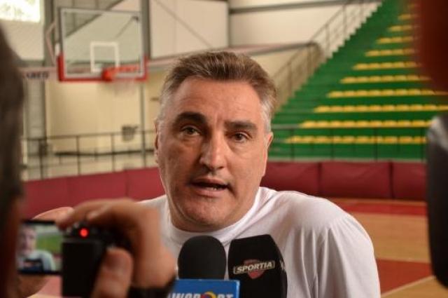 Lamas: �cuando Argentina abandona su l�nea pierde lo m�s importante que tiene�