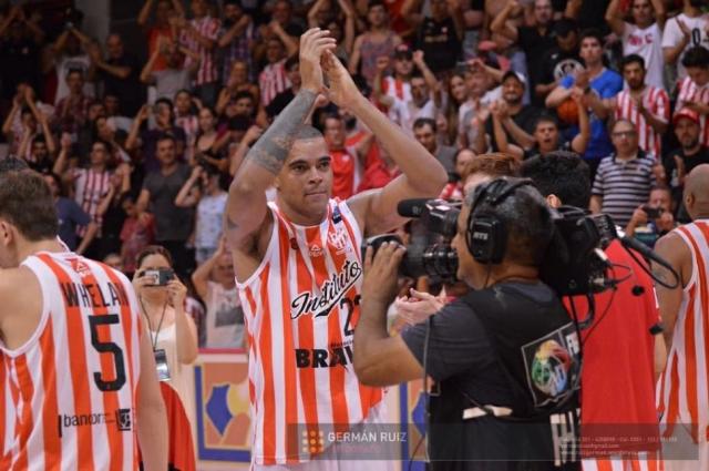 Instituto pis� m�s firme y habr� tercero