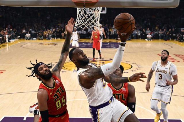 Lakers es c�modo l�der, Kings baj� a Celtics