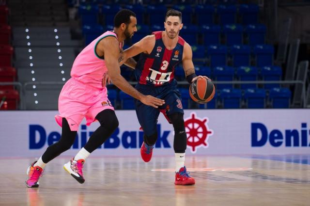 Lo sac� de la galera