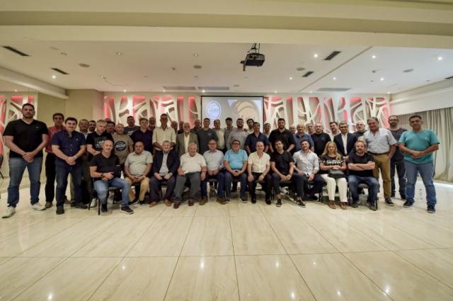 Reuni�n de clubes: Apoyo total a la gesti�n