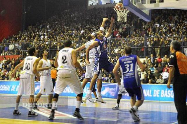 El �Tachero� maneja bajo presi�n