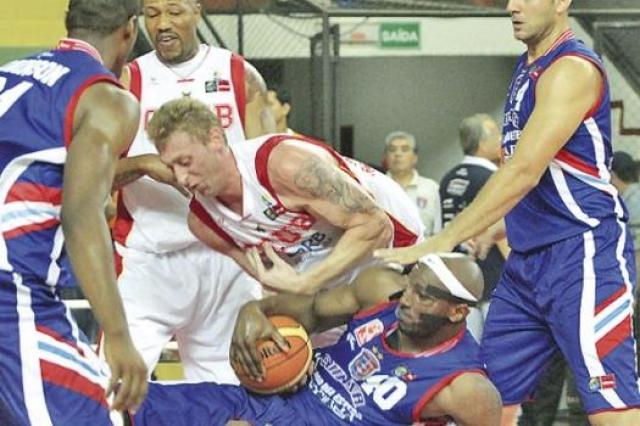 Quimsa perdi� en suplementario ante el Uniceub