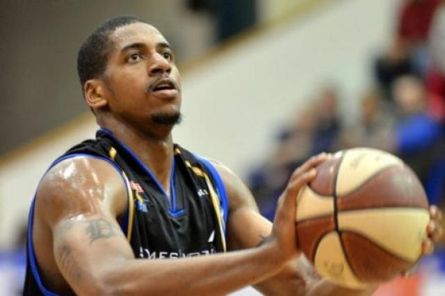 Deilvez Yearby, el primer extranjero de Ol�mpico