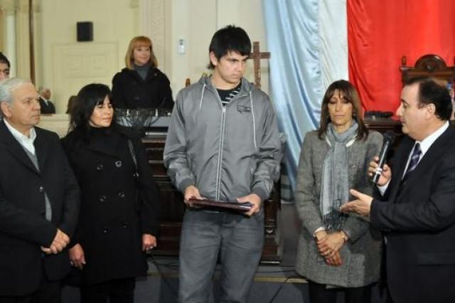 La Legislatura santiague�a distingui� a Gabriel Deck