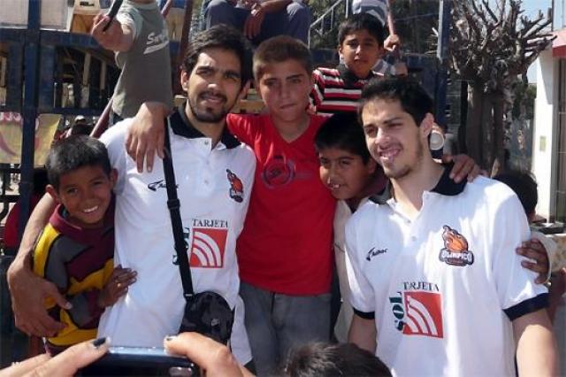 Pau y Malara llevaron donaciones al comedor �Ojos de Cielo�