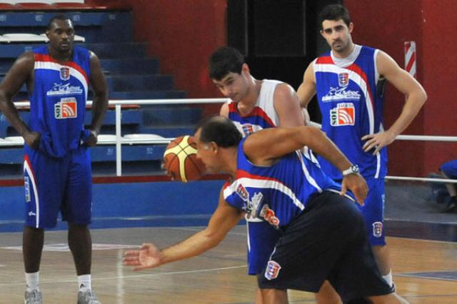 El Huevo se meti� al equipo en el bolsillo