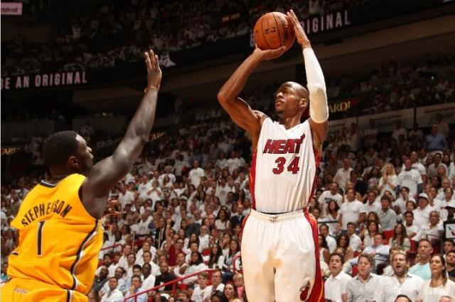 El se�or de los triples sepult� a Indiana