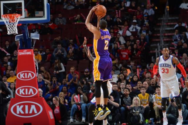 Boston gan� y se acerca a los playoffs