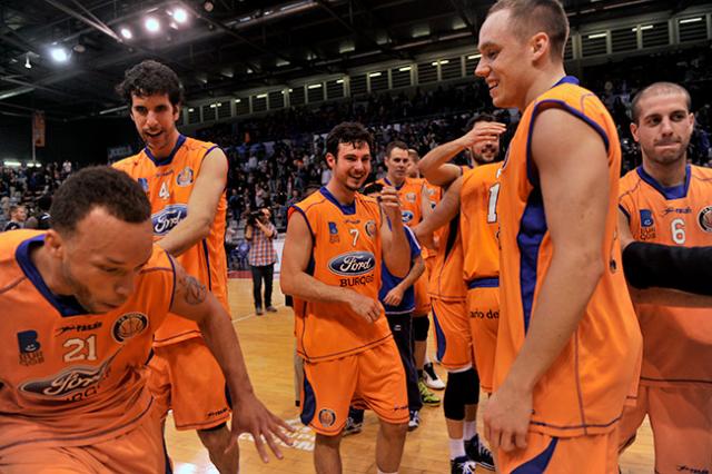 Juani Jasen se coron� campe�n de la Adecco Oro con Ford Burgos