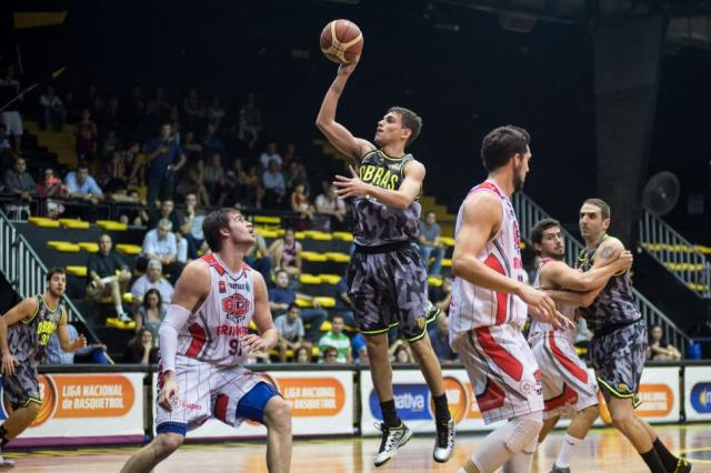 Paliza y ventaja doble para ir a Jun�n