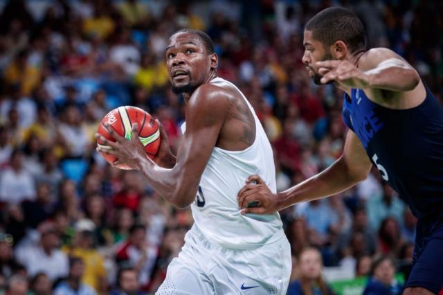 Estados Unidos cumple con ganar y poco m�s