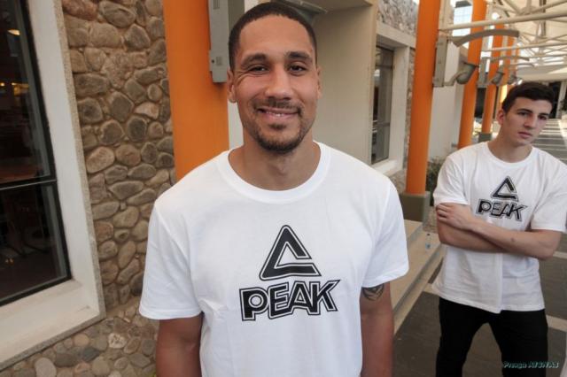 Presentaci�n de Atenas en C�rdoba