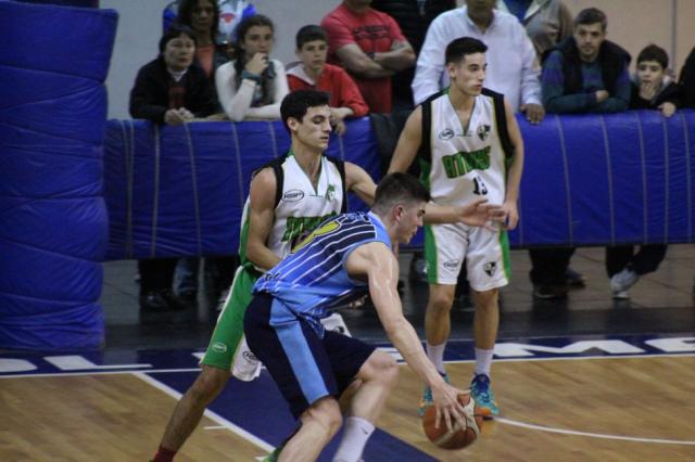 Independiente al filo, Pe�arol por goleada