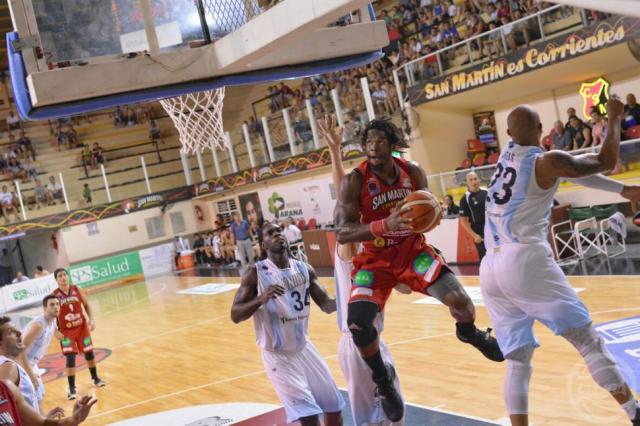 San Mart�n sigue firme de local