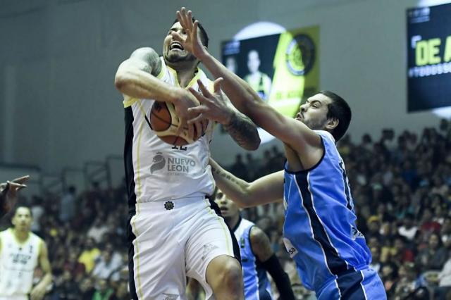 La Uni�n no hizo pie en el debut