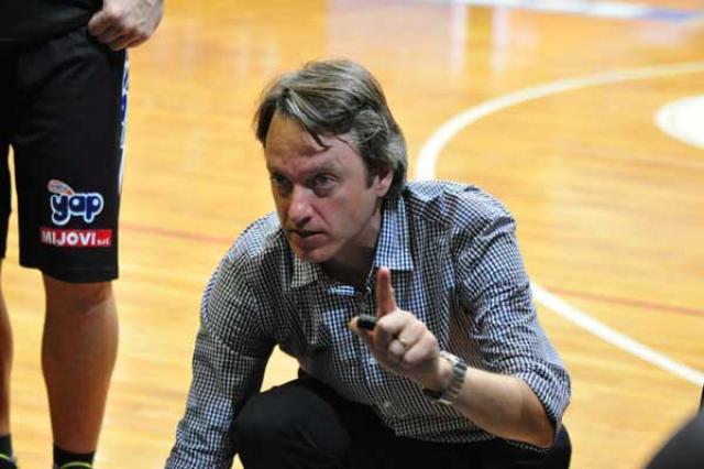 M�ller a Instituto