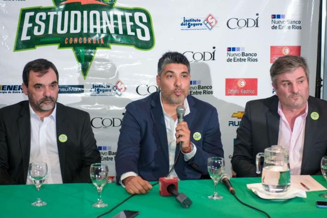 Se present� el cuerpo t�cnico de Estudiantes