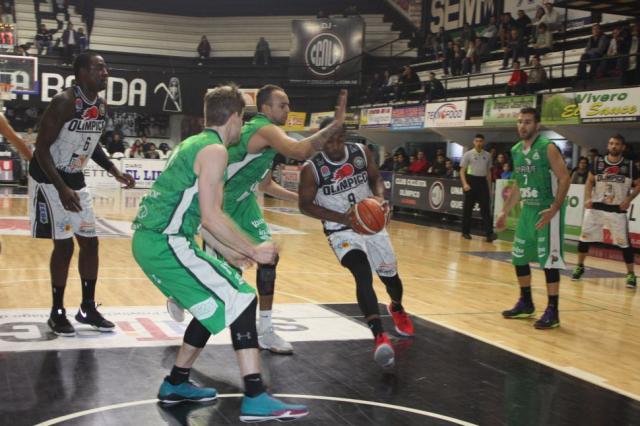 Ol�mpico campe�n del Cuadrangular La Banda