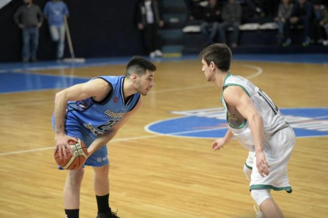 Parodi pone a Bah�a bajo su lupa