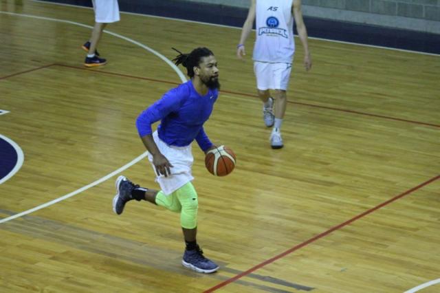 Lamonte lleg� y entren�