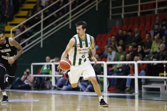 M�s argentinos en finales europeas