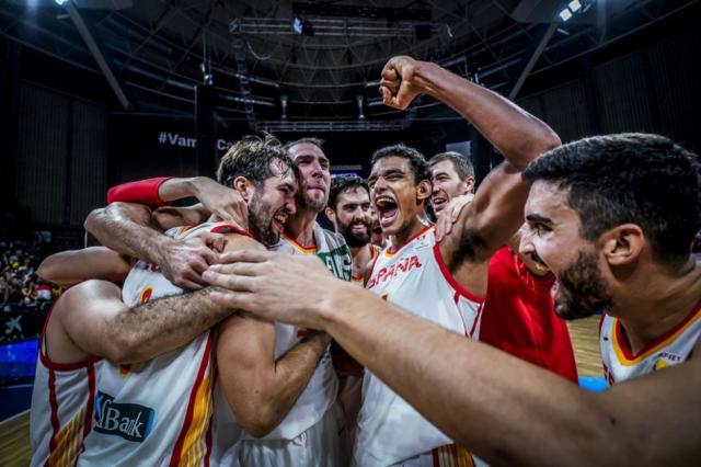 Espa�a y Turqu�a con boleto en mano