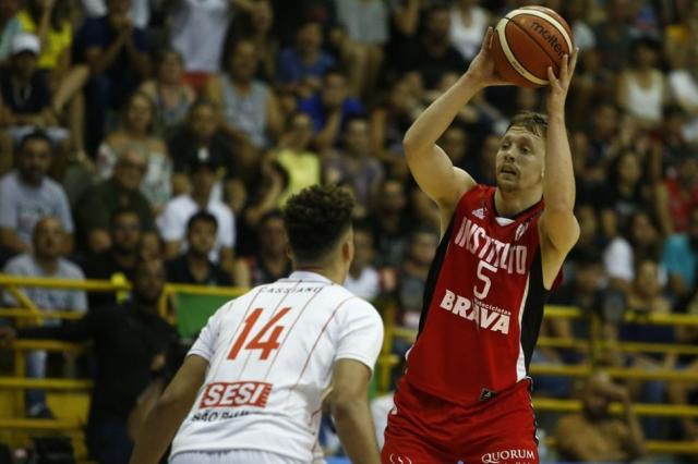 Franca atropell� de entrada y se qued� con la victoria