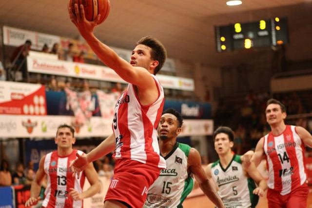 Se meti� en la discusi�n