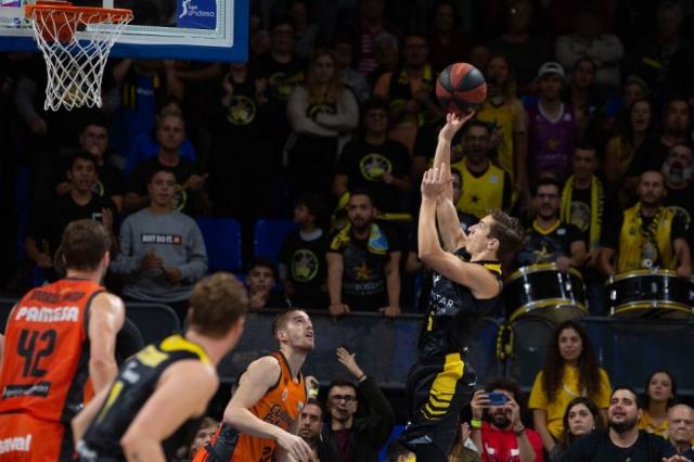 �Qu� le hace una raya m�s a un tigre?