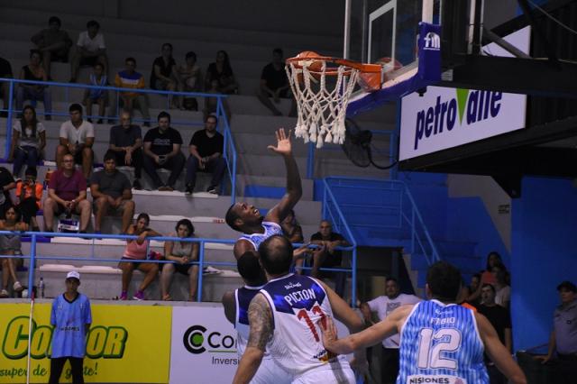 Villa San Mart�n dio el golpe