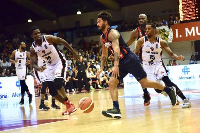 San Lorenzo imponente, San Mart�n con una alegr�a