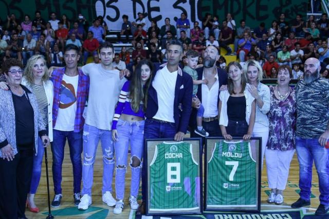 Retiro de camisetas de Cocha y Mold� y la depedida de �Cifu�