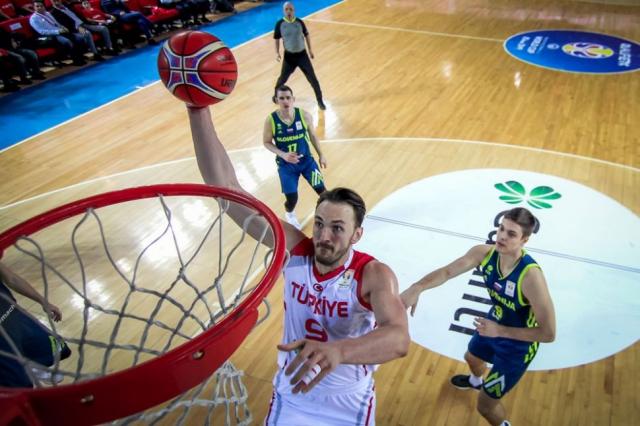 Montenegro y Letonia dejan en suspenso el �ltimo boleto