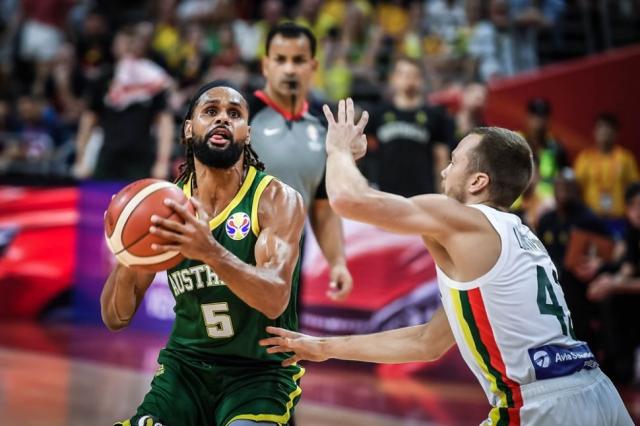 Australia se adue�� de la zona, Canad� pudo festejar