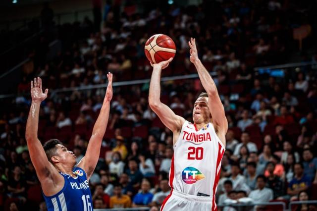 Tunez e Ir�n con diversas sonrisas