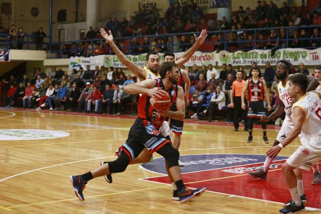 Lo baj� de un hondazo