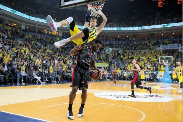 Qued� en la cornisa