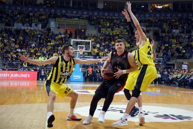 Qued� en la cornisa